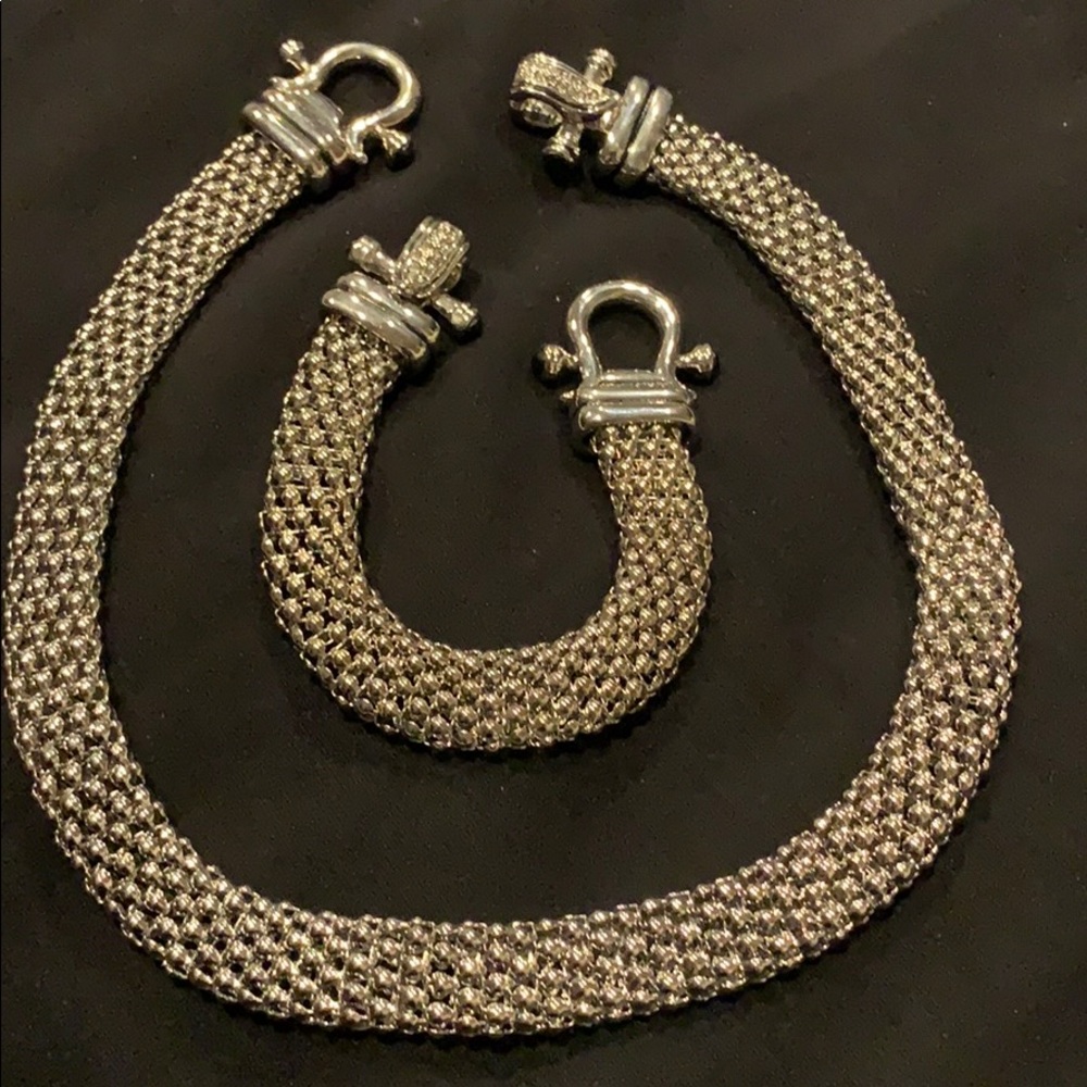 Silver Necklace and Bracelet set. NWOT. NEVER WORN